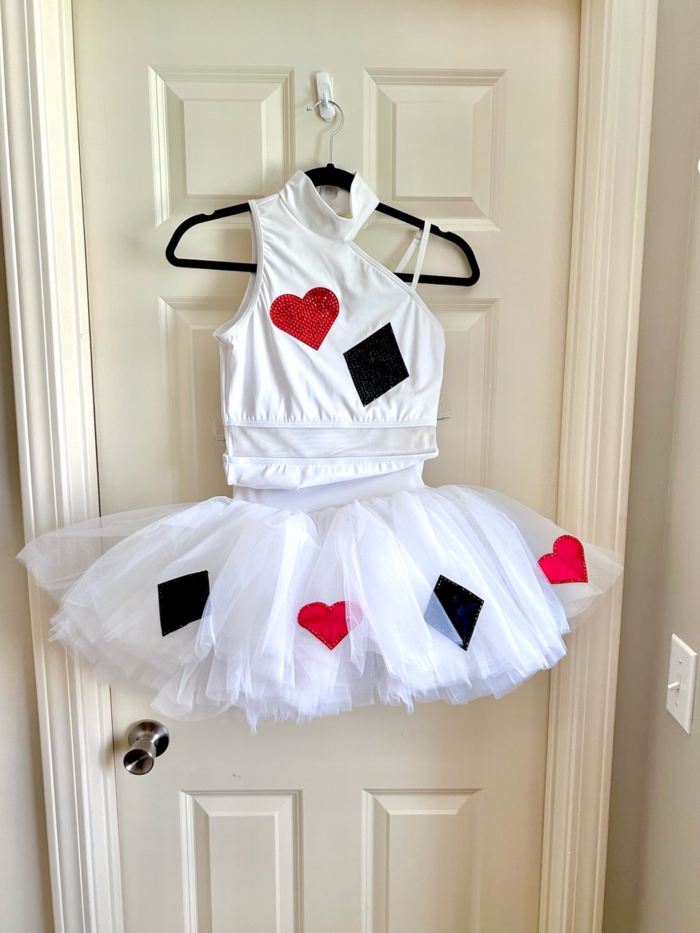Girls white two-piece card-themed dance costume set Size AS